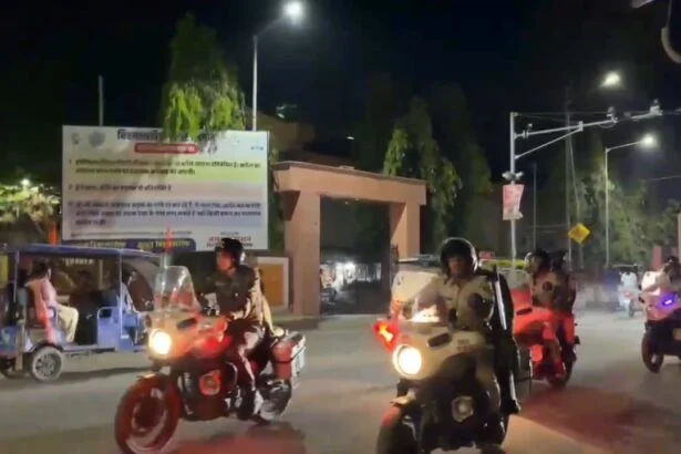 नालंदा: रामनवमी से पहले शहर में फ्लैग मार्च, 54 इलाकों में हाई अलर्ट, रामनवमी को लेकर प्रशासन अलर्ट, 4500 जवान तैनात 1