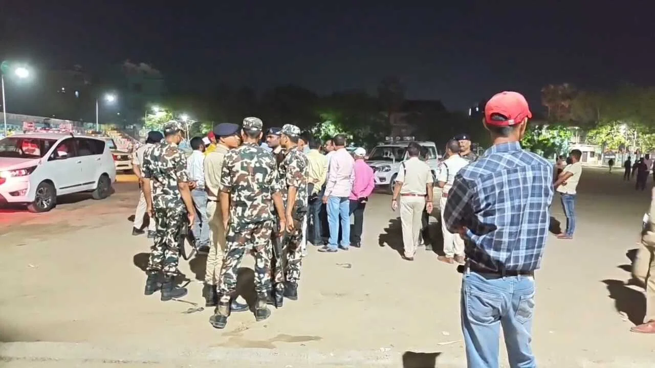 नालंदा: रामनवमी से पहले शहर में फ्लैग मार्च, 54 इलाकों में हाई अलर्ट, रामनवमी को लेकर प्रशासन अलर्ट, 4500 जवान तैनात 3