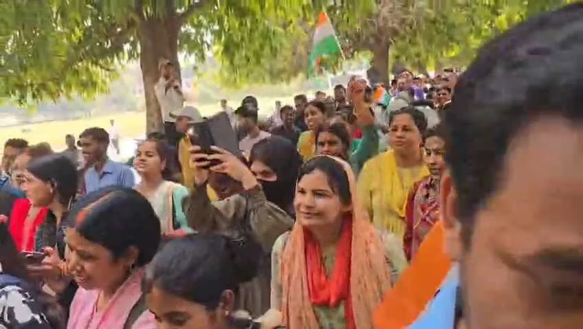 बेगूसराय में TRE-4 को लेकर छात्र नेता दिलीप कुमार की सरकार को दो टूक, 'मांगें पूरी नहीं हुई तो पटना की सड़कें होंगी जाम' 2