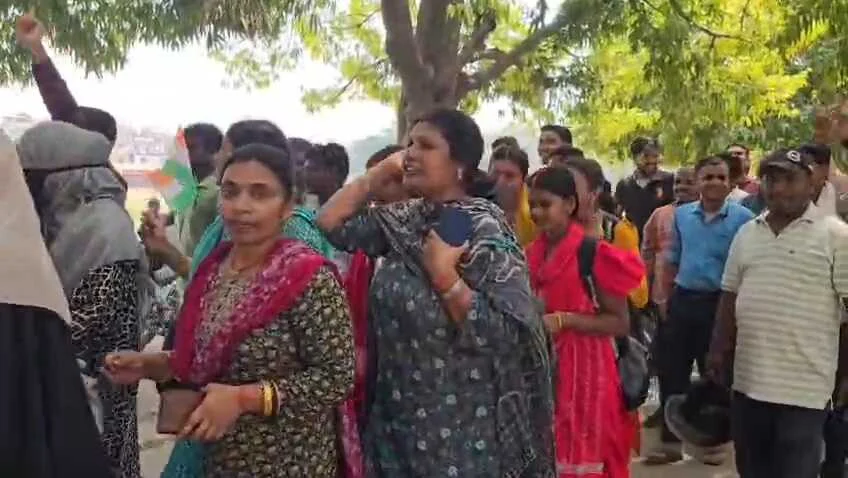 बेगूसराय में TRE-4 को लेकर छात्र नेता दिलीप कुमार की सरकार को दो टूक, 'मांगें पूरी नहीं हुई तो पटना की सड़कें होंगी जाम' 3