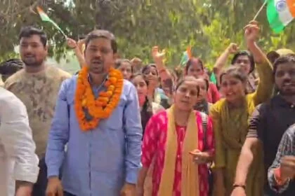 बेगूसराय में TRE-4 को लेकर छात्र नेता दिलीप कुमार की सरकार को दो टूक, 'मांगें पूरी नहीं हुई तो पटना की सड़कें होंगी जाम' 22