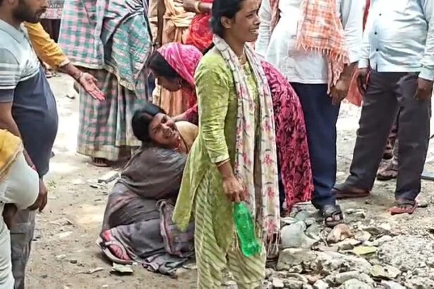 नालंदा में मंगलवार को शीतला मंदिर में लगे मेले के दौरान मची भगदड़, तीन की मौत, दस से अधिक गंभीर रूप से जख्मी, पुलिस मौके पर पहुंची 1