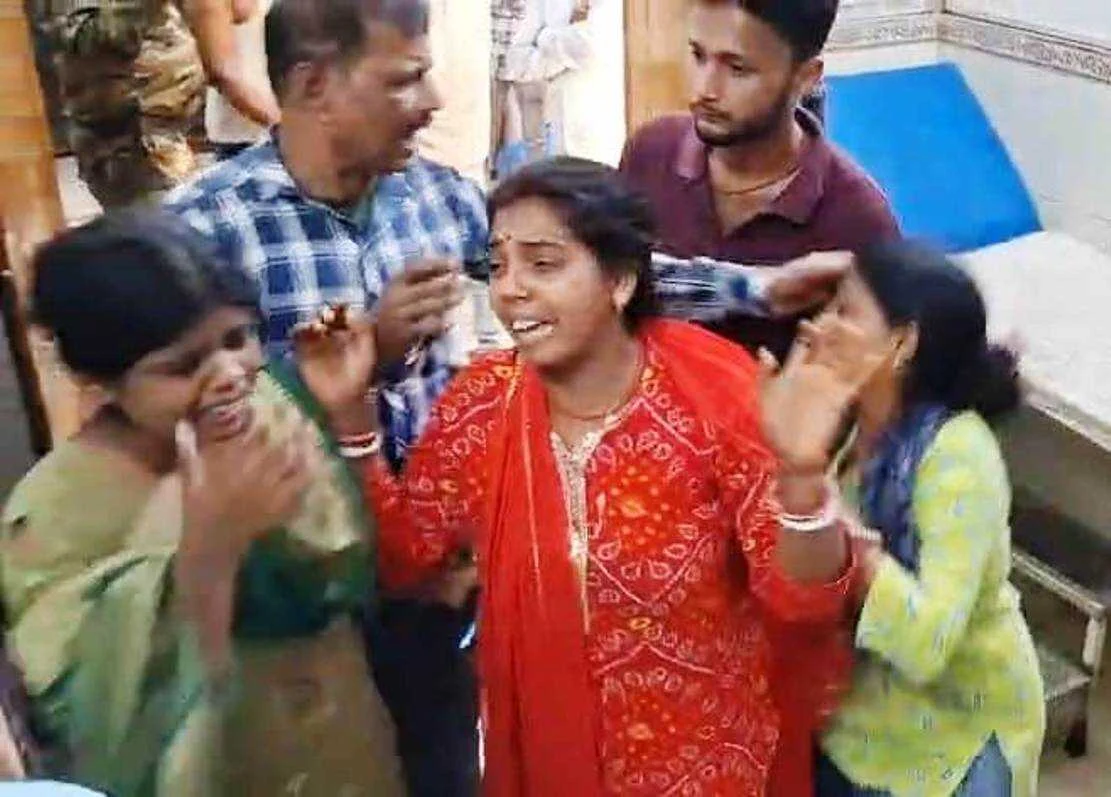 समस्तीपुर: रफ़्तार ने ली जान, संत कबीर कॉलेज के समीप दो बाइकों की सीधी भिड़ंत, एक युवक की मौके पर ही मौत 4