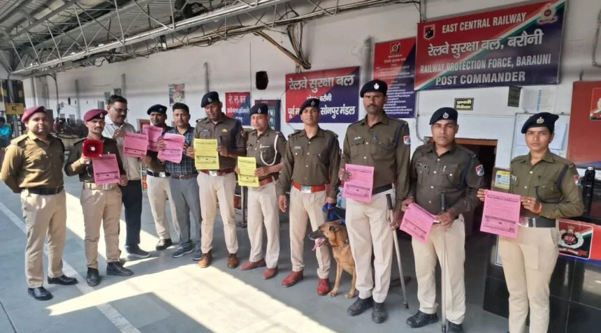 नशाखुरानी गिरोह से रहें सावधान! बरौनी में रेल पुलिस ने यात्रियों को सिखाए सुरक्षित सफर के गुर 1
