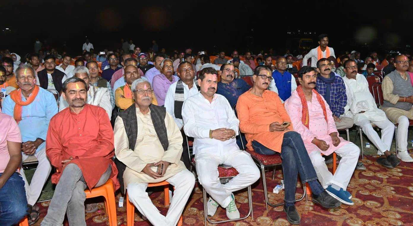 बछवाड़ा के लोहिया मैदान में बहा साहित्य का रस, 'बिहारी अस्मिता' और 'मिथिला संस्कृति' पर झूमे श्रोता 4