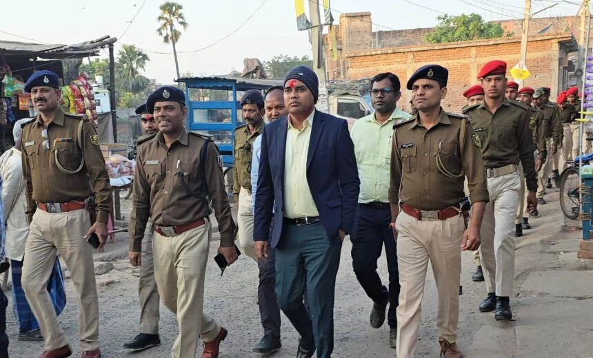 होली पर तेघड़ा प्रशासन का कड़ा संदेश: अफवाह फैलाई या हुड़दंग किया तो सीधे जाएंगे जेल, बारो और फुलवरिया में फ्लैग मार्च 1