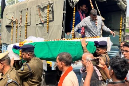 बेगूसराय: टाटा मेमोरियल में इलाज के दौरान CRPF जवान मुरारी झा का निधन, दहिया गांव में पसरा सन्नाटा 23