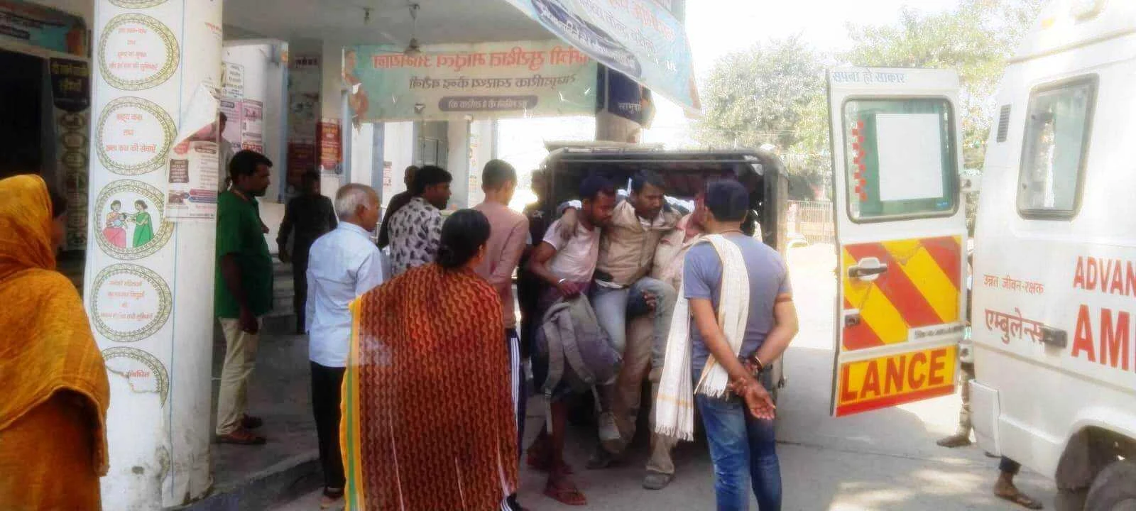 बेगूसराय के बरौनी रिफाइनरी से लौट रहे तीन मजदूरों को अज्ञात वाहन ने रौंदा, गंभीर हालत में सदर अस्पताल रेफर 6