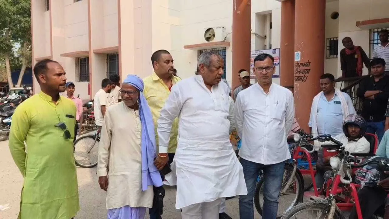 'जब तक नीतीश हैं, नहीं हटेगी शराबबंदी': मंत्री श्रवण कुमार का एलान; दिव्यांगों को आत्मनिर्भर बनाने के लिए बांटी गई ट्राईसाइकिल 3