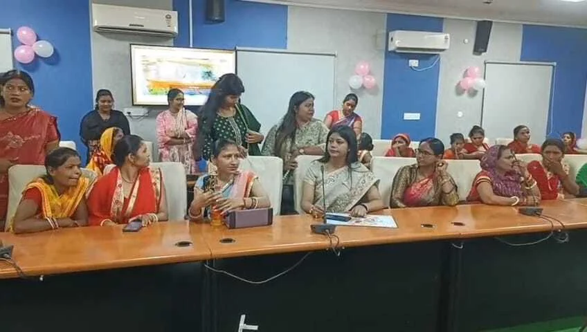 समस्तीपुर: अंतरराष्ट्रीय महिला दिवस पर DM रोशन कुशवाहा ने 59 महिलाओं और बालिकाओं को किया पुरस्कृत 2