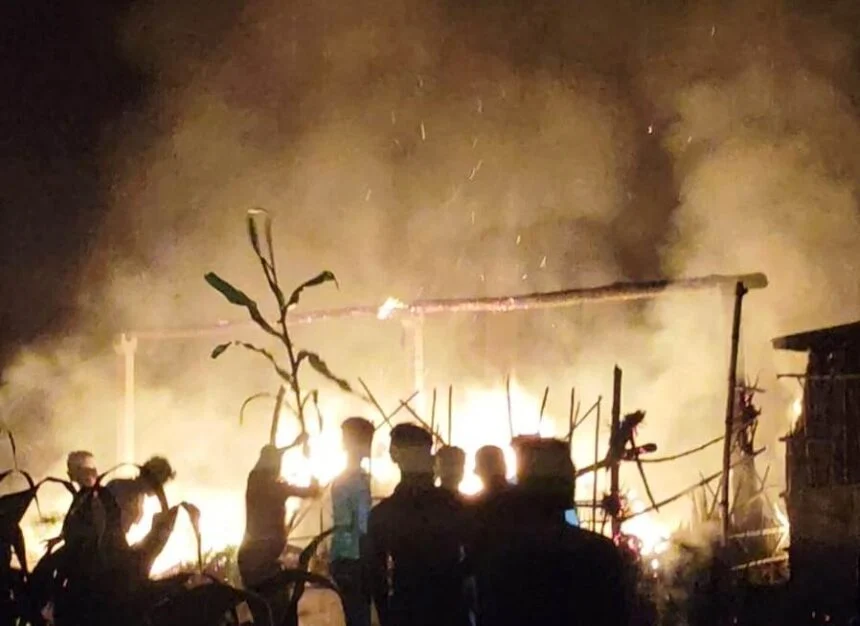 समस्तीपुर: वारिसनगर में खाना बनाने के दौरान लगी भीषण आग, रहुआ पूर्वी पंचायत में तीन घर जलकर राख 1