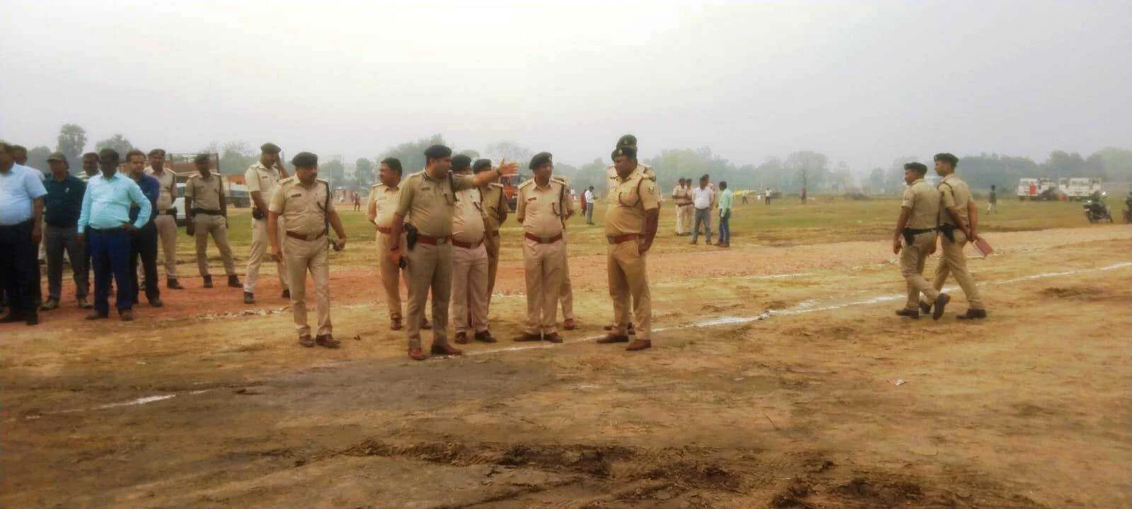 मुंगेर आयुक्त प्रेम सिंह मीणा ने असुरारी स्थित सीएम कार्यक्रम स्थल का किया निरीक्षण 2