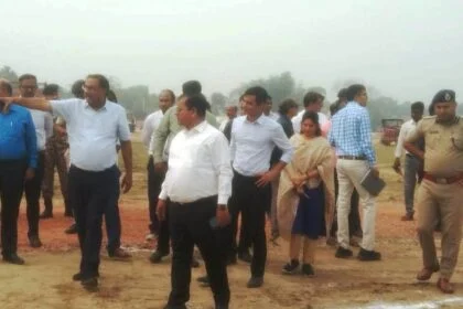 मुंगेर आयुक्त प्रेम सिंह मीणा ने असुरारी स्थित सीएम कार्यक्रम स्थल का किया निरीक्षण 8