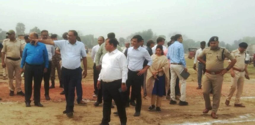 मुंगेर आयुक्त प्रेम सिंह मीणा ने असुरारी स्थित सीएम कार्यक्रम स्थल का किया निरीक्षण 1