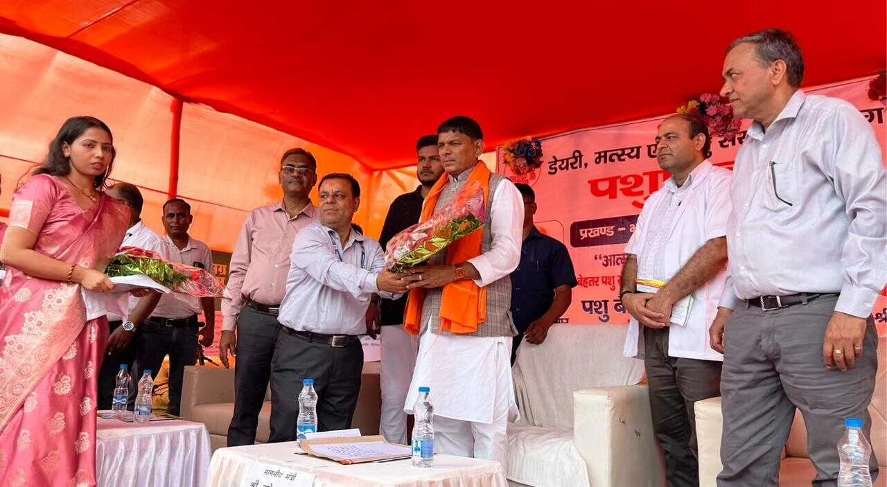 भगवानपुर में पशुपालकों के लिए बड़ी सौगात, मंत्री सुरेंद्र मेहता बोले- बकरी गरीबों का एटीएम है' 5