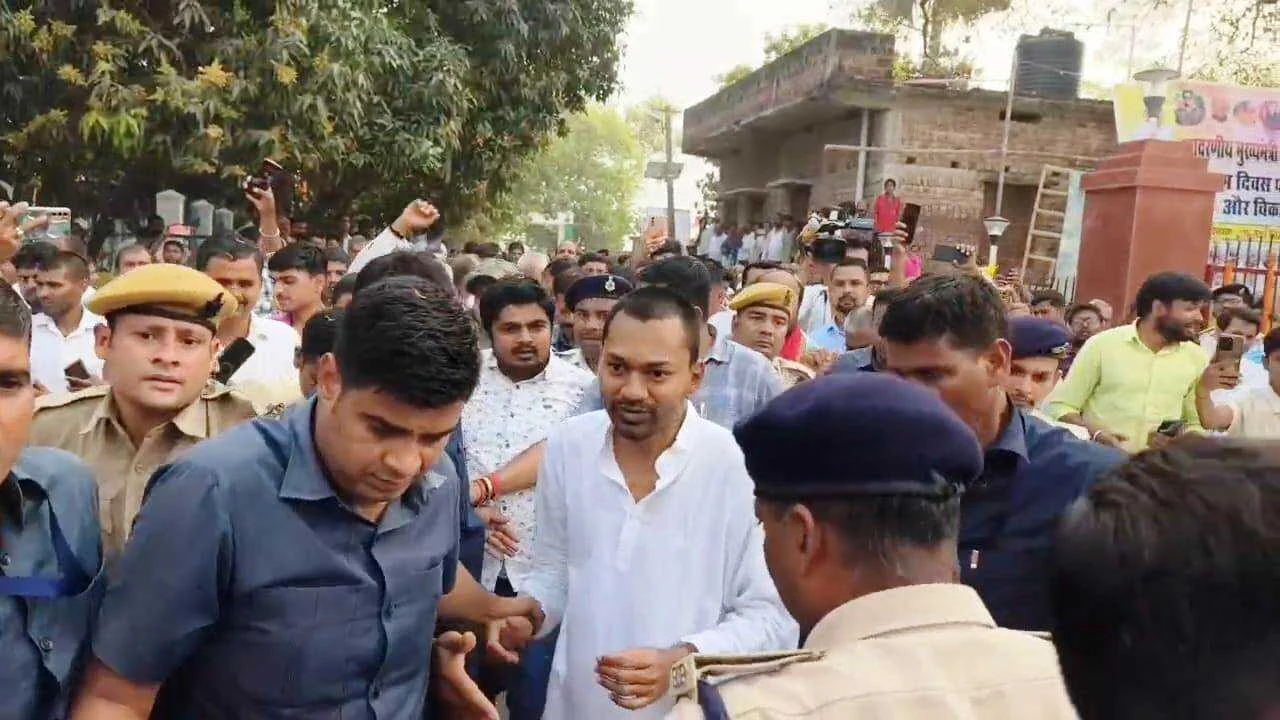 जदयू में शामिल होने के बाद पहली बार पैतृक गांव पहुंचे निशांत कुमार, ग्रामीणों ने किया जोरदार स्वागत 3