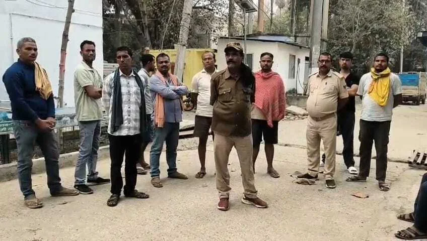 बेगूसराय में शादी की खुशियां मातम में बदलीं, जर्जर बिजली तार की चपेट में आने से युवक की दर्दनाक मौत 2