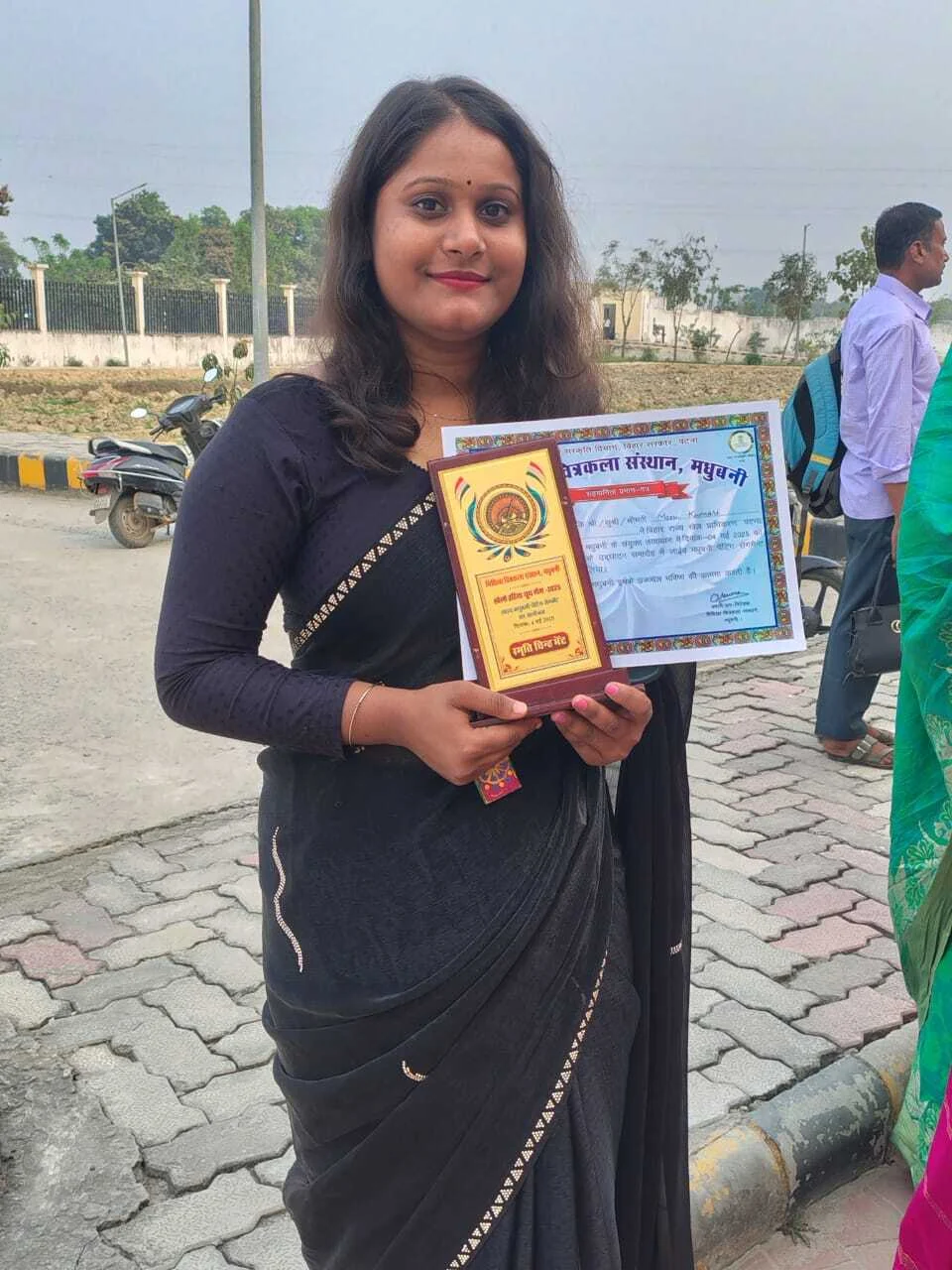 बेगूसराय की बेटी का कमाल: 'खेलो इंडिया' में मोनी कुमारी ने बिखेरा मिथिला पेंटिंग का जादू, जीता सबका दिल 2