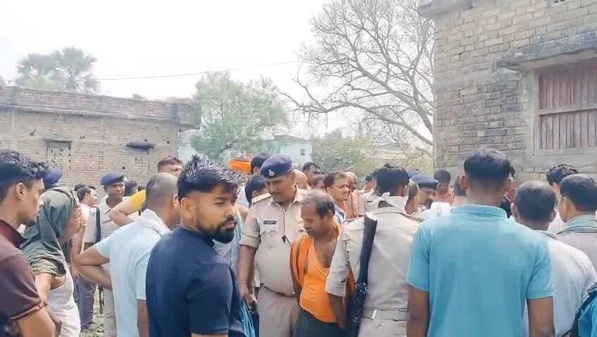 समस्तीपुर में 3 दिनों से लापता युवक का बोरे में मिला सिर कटा शव, इलाके में दहशत 11