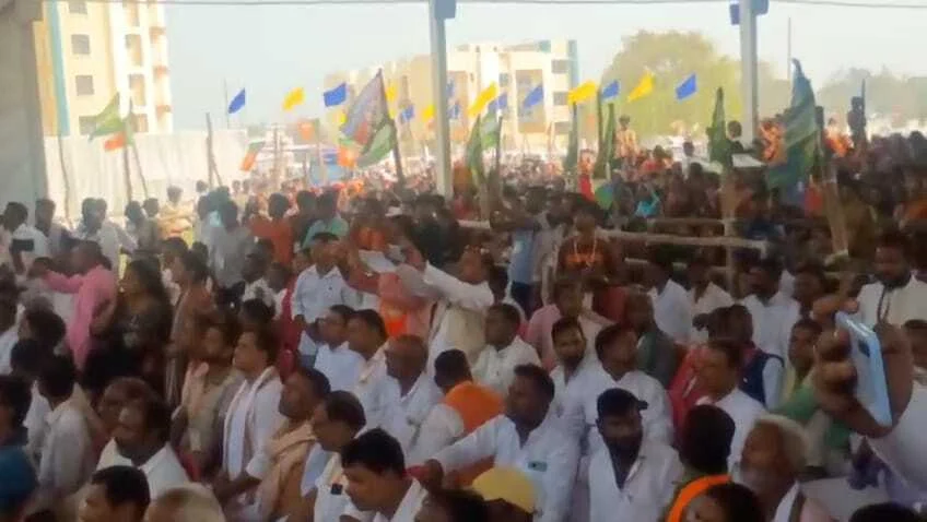 समृद्धि यात्रा के तीसरे चरण में खगड़िया पहुंचे सीएम नीतीश,जनसंवाद में गिनाईं उपलब्धियां, नई योजनाओं का किया ऐलान, विपक्ष पर साधा निशाना 4