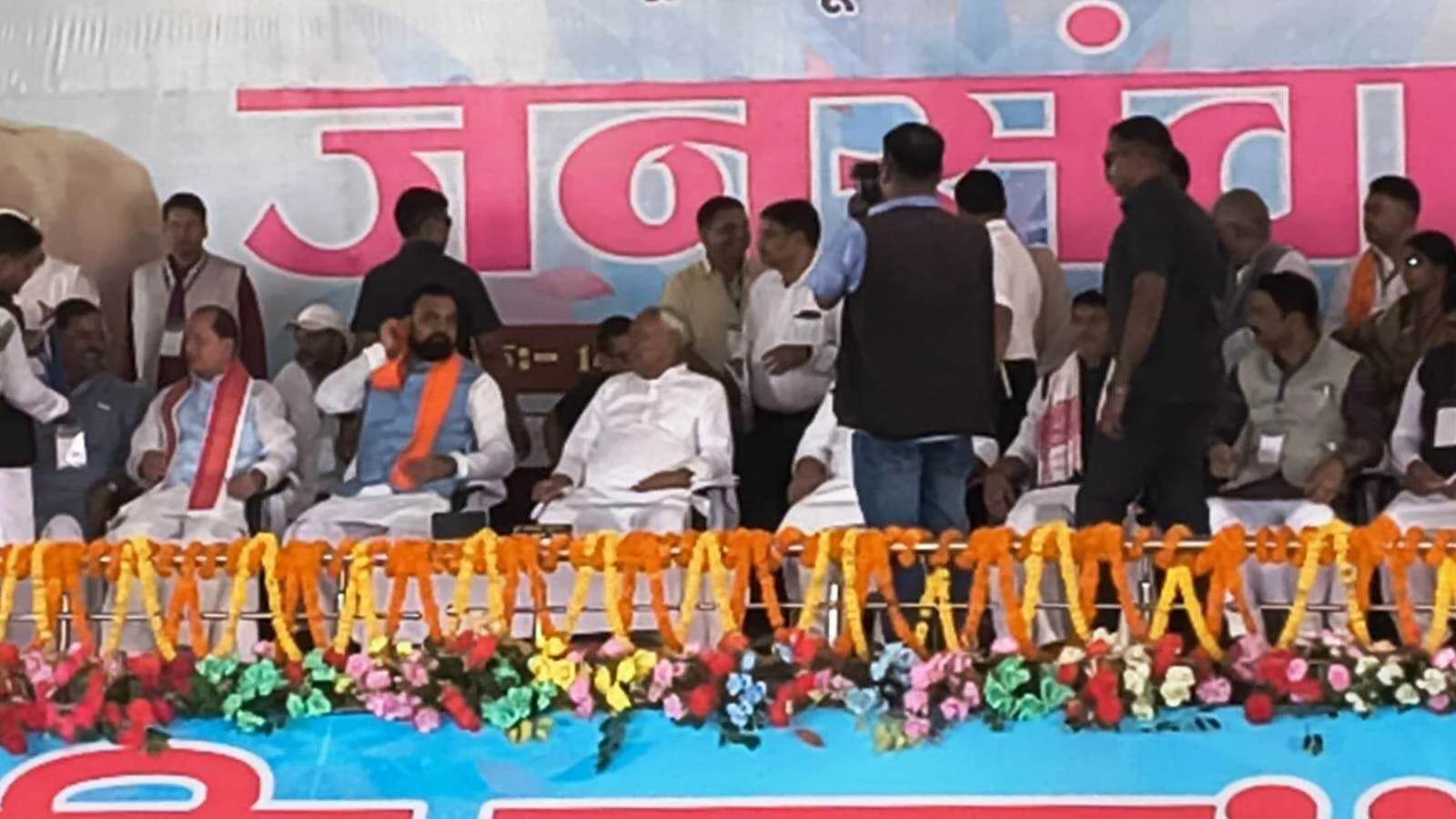 असुरारी में सुरक्षा की चाक चौबंद व्यवस्था में सफ़ल आयोजन हुआ मुख्यमंत्री समृद्धि यात्रा जनसभा कार्यक्रम 2