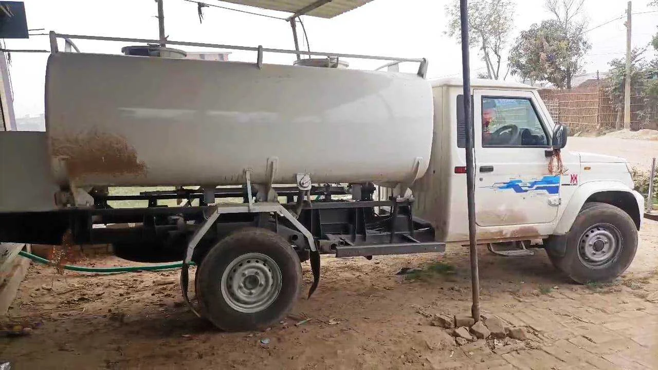 समस्तीपुर: शिवाजीनगर में तेल की कालाबाजारी का भंडाफोड़, भारी मात्रा में पेट्रोल और मिनी टैंकर जब्त 3