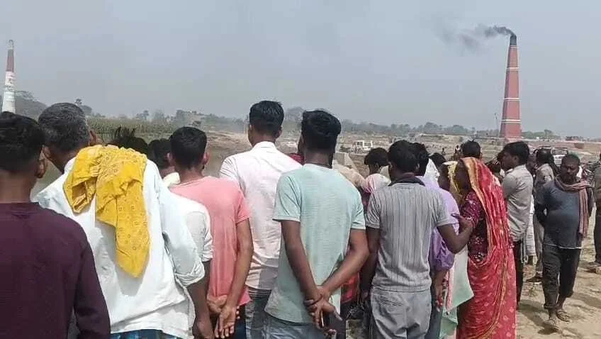 बेगूसराय में बुजुर्ग की हत्या कर पानी भरे गड्ढे में फेंका शव, इलाके में मचा हड़कंप 2