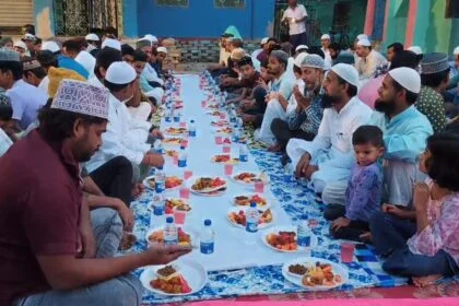 बिहारशरीफ में RJD नेत्री डॉ. आयशा फातिमा की दावत-ए-इफ्तार में उमड़ी भीड़, अमन-चैन की मांगी दुआ 4