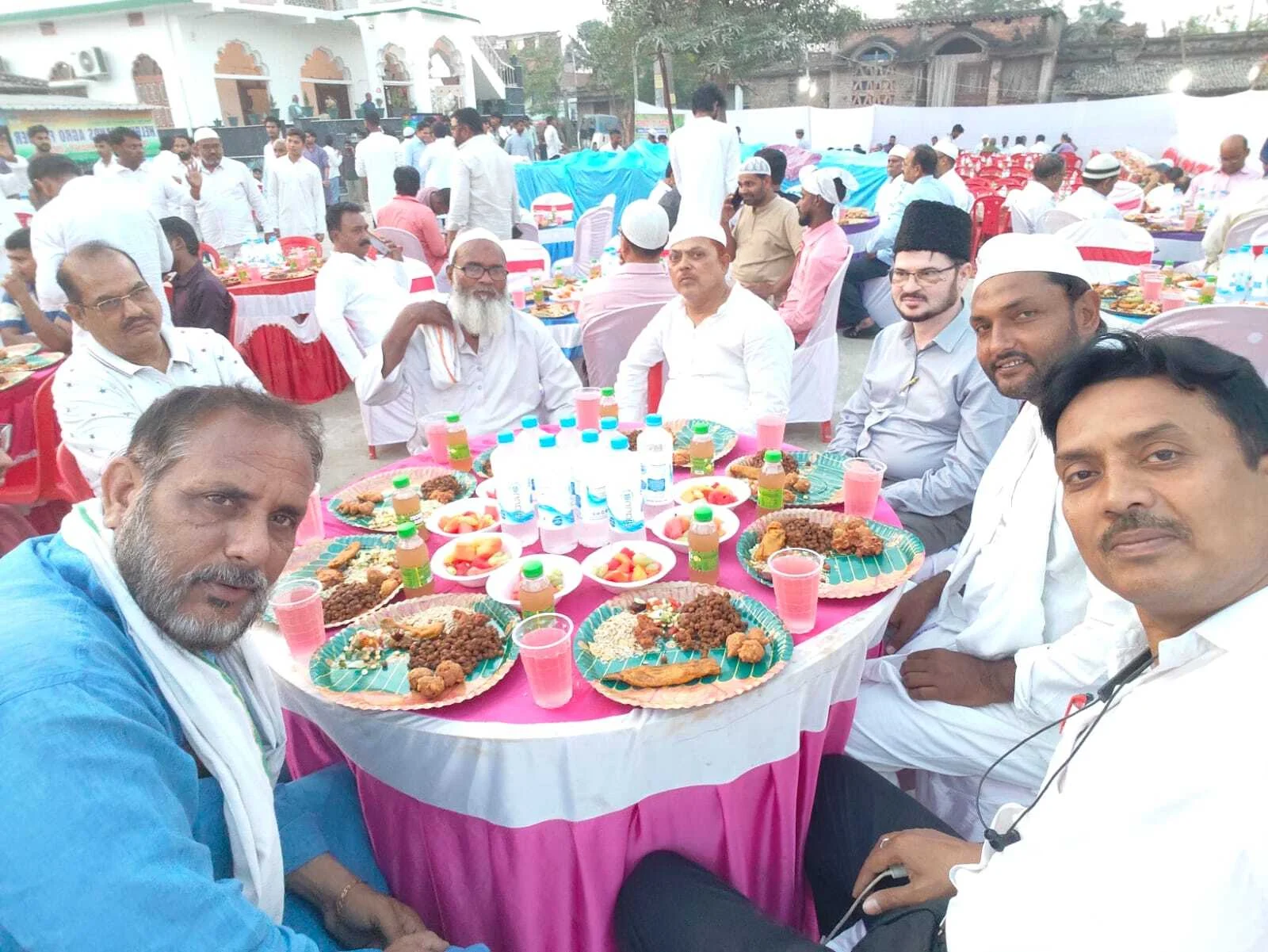 समस्तीपुर: पैगम्बरपुर जामा मस्जिद कमेटी की इफ्तार पार्टी में उमड़ा जनसैलाब, विधायक और अधिकारियों ने दी शिरकत 3