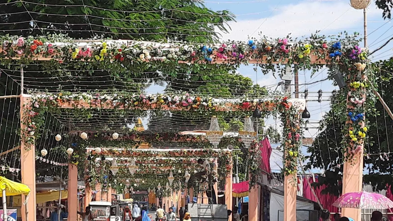 वीरपुर के भवानंदपुर में गूंजेगा संतमत का संदेश: दो दिवसीय जिला वार्षिक सत्संग अधिवेशन आज से, दुल्हन की तरह सजा पंडाल 7