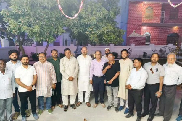 समस्तीपुर: डॉ. एस.ए. आलम के आवास पर 'दावत-ए-इफ्तार' का भव्य आयोजन, उमड़ा रोजेदारों का सैलाब 1