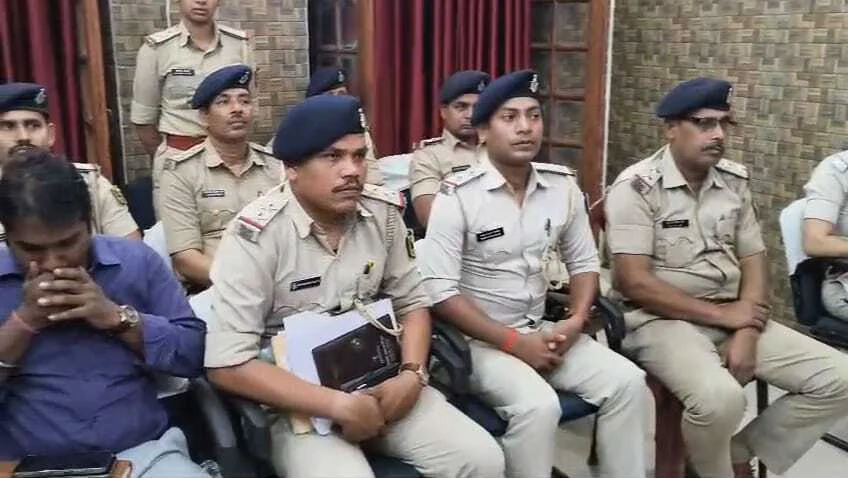 चैती छठ और ईद पर सुरक्षा के कड़े इंतजाम, समस्तीपुर SDO ने थाना प्रभारियों के साथ की हाई-लेवल बैठक 6