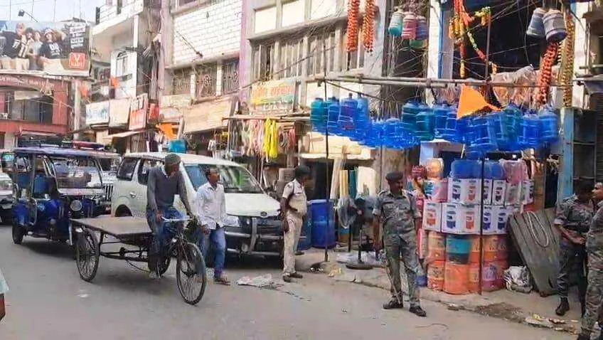 समस्तीपुर: हार्डवेयर कारोबारी के ठिकानों पर वाणिज्य कर विभाग का छापा, करोड़ों के टर्नओवर में खेल का खुलासा 3