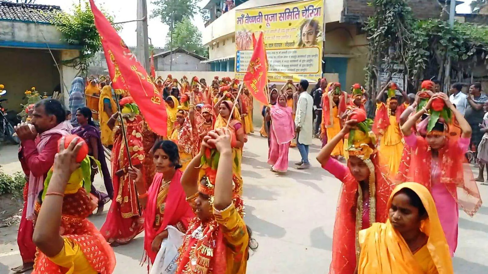 भगवानपुर में वासंतिक नवरात्र पर चेरिया में उमड़ा जनसैलाब, 135 कन्याओं ने निकाली भव्य कलश यात्रा 2