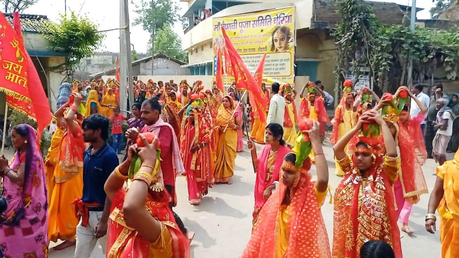 भगवानपुर में वासंतिक नवरात्र पर चेरिया में उमड़ा जनसैलाब, 135 कन्याओं ने निकाली भव्य कलश यात्रा 9