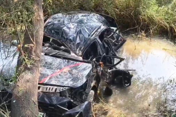 नालंदा: ओवर स्पीड के कारण कार पानी भरे गड्ढे में पलटी, कार में सवार चंडी इंजीनियरिंग के दो छात्र की मौके पर मौत, तीन गंभीर रूप से जख्मी, दो की हालत नाजुक 9