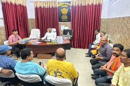 रामनवमी पर शांति और सौहार्द की तैयारी: एसडीओ दिलीप कुमार ने राजनीतिक दलों के साथ की समन्वय बैठक 18