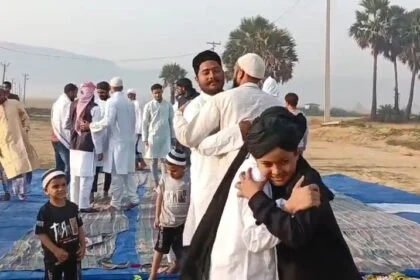 नालंदा में खास परंपरा: सऊदी के चांद पर तय होती है ईद की तारीख, चांद दिखते ही जश्न, नालंदा के बड़ाकर समेत कई गांवों में पहले ही मन गई ईद 77