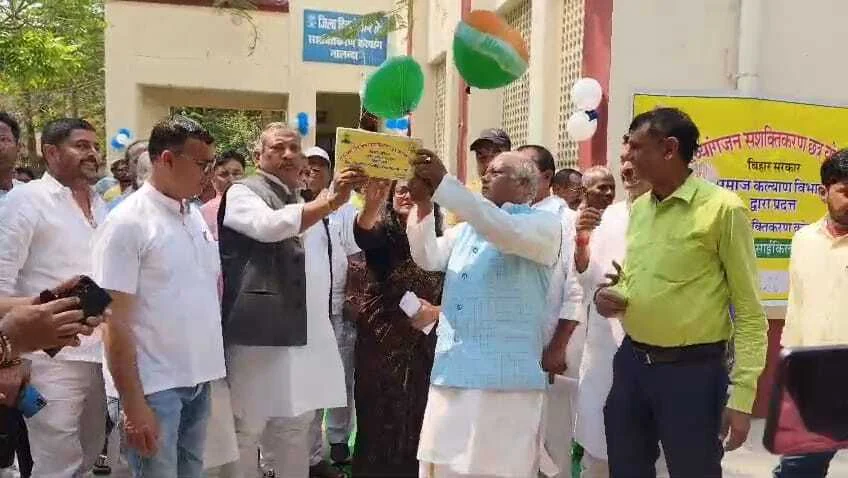 “9 अप्रैल तक नीतीश ही रहेंगे CM” श्रवण कुमार का बड़ा बयान, बिहार में अभी नहीं बदलेगा नेतृत्व, श्रवण कुमार ने दिया साफ संकेत,नए मंत्रिमंडल पर सस्पेंस बरकरार 3