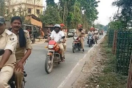 वीरपुर में सौहार्दपूर्ण वातावरण के लिए सड़कों पर उतरी पुलिस, त्योहारों के मद्देनजर थानाध्यक्ष के नेतृत्व में फ्लैग मार्च 16