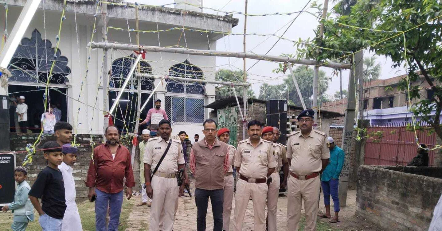 वीरपुर में शांतिपूर्ण संपन्न हुआ ईद का पर्व, मस्जिदों में अदा की गई नमाज 2