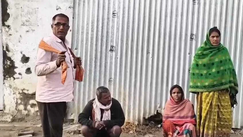 समस्तीपुर: 10 इंच जमीन के विवाद में बुजुर्ग की पीट-पीटकर हत्या, आक्रोशित परिजनों ने सड़क पर की आगजनी 11