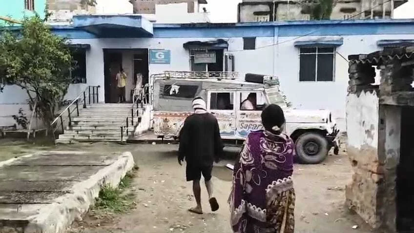 समस्तीपुर: 10 इंच जमीन के विवाद में बुजुर्ग की पीट-पीटकर हत्या, आक्रोशित परिजनों ने सड़क पर की आगजनी 3