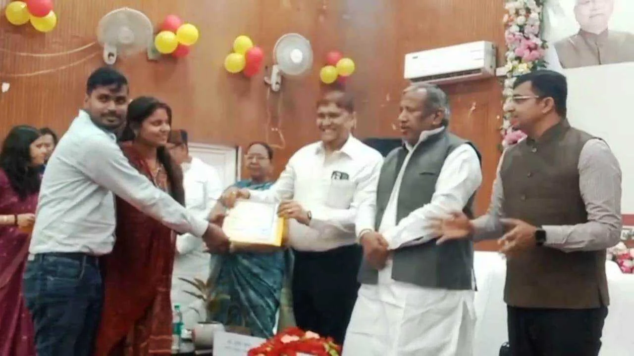 नालंदा में धूमधाम से मनाया गया बिहार दिवस, टाउन हॉल में हुआ मुख्य आयोजन 2