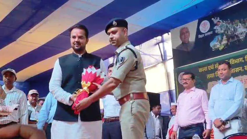 समस्तीपुर: बिहार दिवस पर सियासी हलचल: जेडीयू विधायक ने की निशांत कुमार को मुख्यमंत्री बनाने की मांग 3