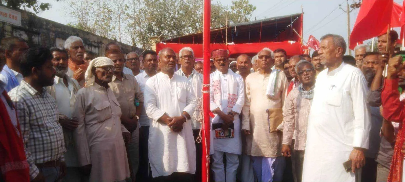 बरौनी में सीपीआई का 25वां दो दिवसीय अंचल सम्मेलन शुरू, क्रांतिकारी नारों से गूंजा इलाका 2