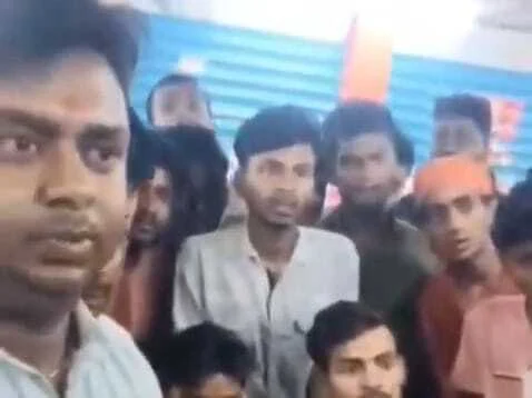 समस्तीपुर में खाकी शर्मसार: शराब के नशे में धुत ASI ने किया हंगामा, ग्रामीणों ने बंधक बनाकर अपनी ही पुलिस के हवाले किया 2