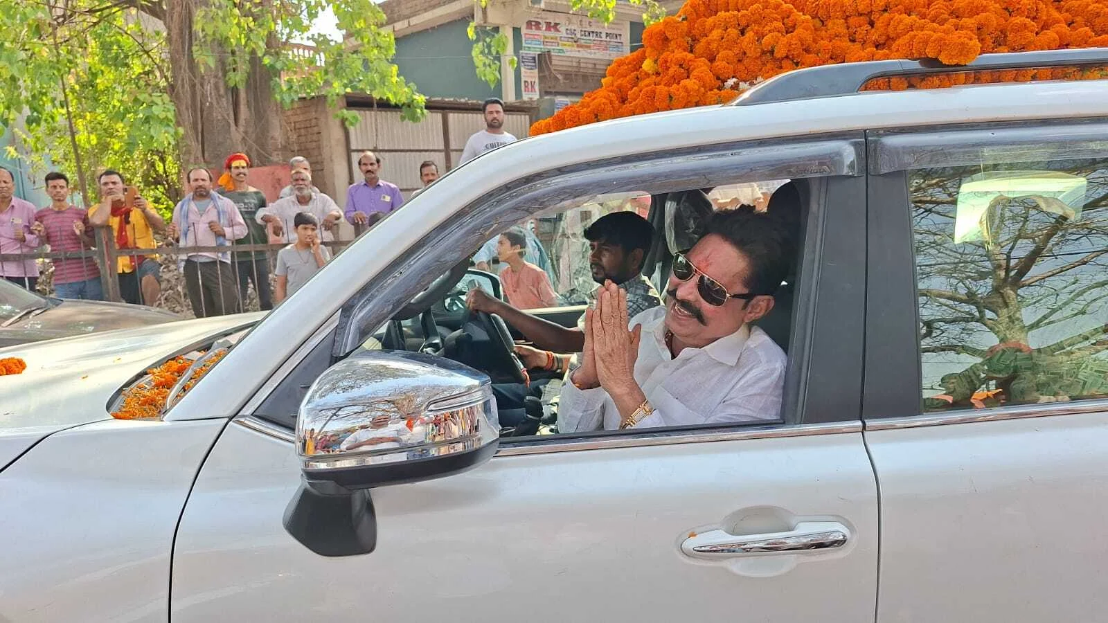 मोकामा के 'छोटे सरकार' का भव्य स्वागत: जेल से निकलते ही अनंत सिंह ने किया शक्ति प्रदर्शन, उमड़ा जनसैलाब 2