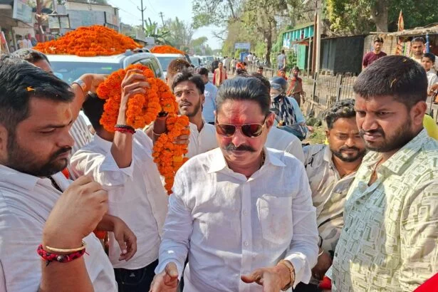 मोकामा के 'छोटे सरकार' का भव्य स्वागत: जेल से निकलते ही अनंत सिंह ने किया शक्ति प्रदर्शन, उमड़ा जनसैलाब 7