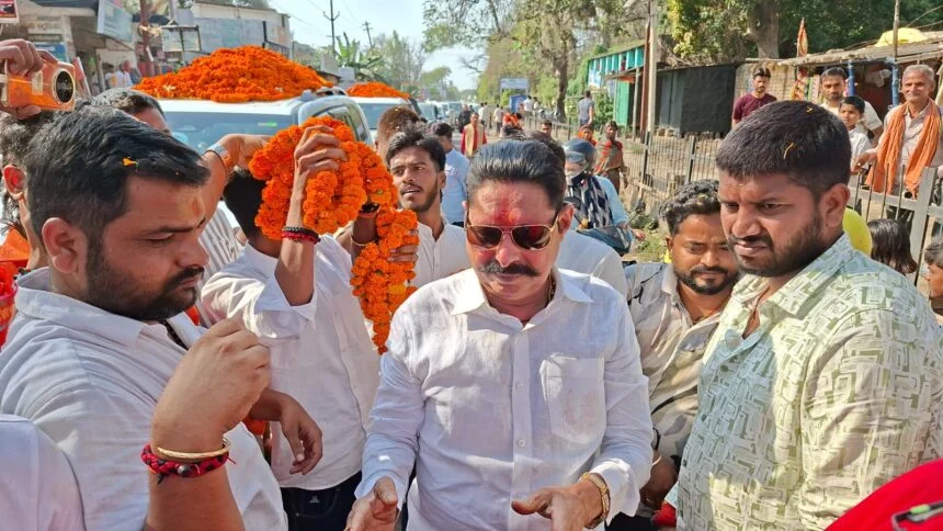मोकामा के 'छोटे सरकार' का भव्य स्वागत: जेल से निकलते ही अनंत सिंह ने किया शक्ति प्रदर्शन, उमड़ा जनसैलाब 1